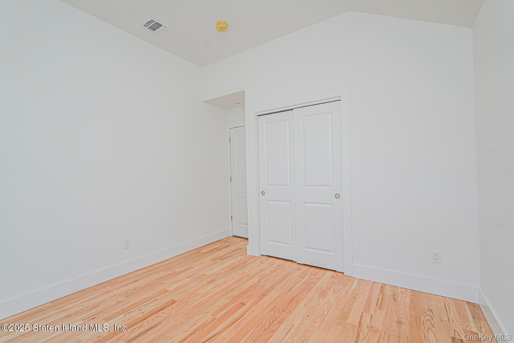 Single Family Alter Staten Island, NY 10305, MLS-804159-21