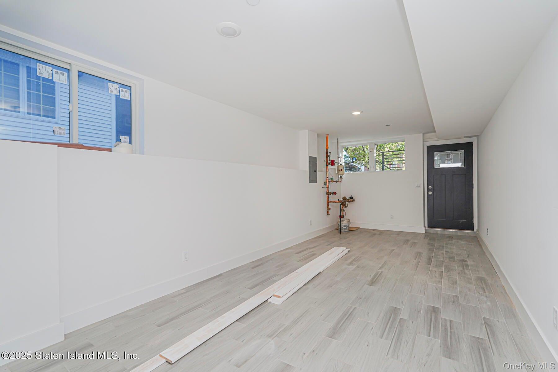 Single Family Alter Staten Island, NY 10305, MLS-804159-26