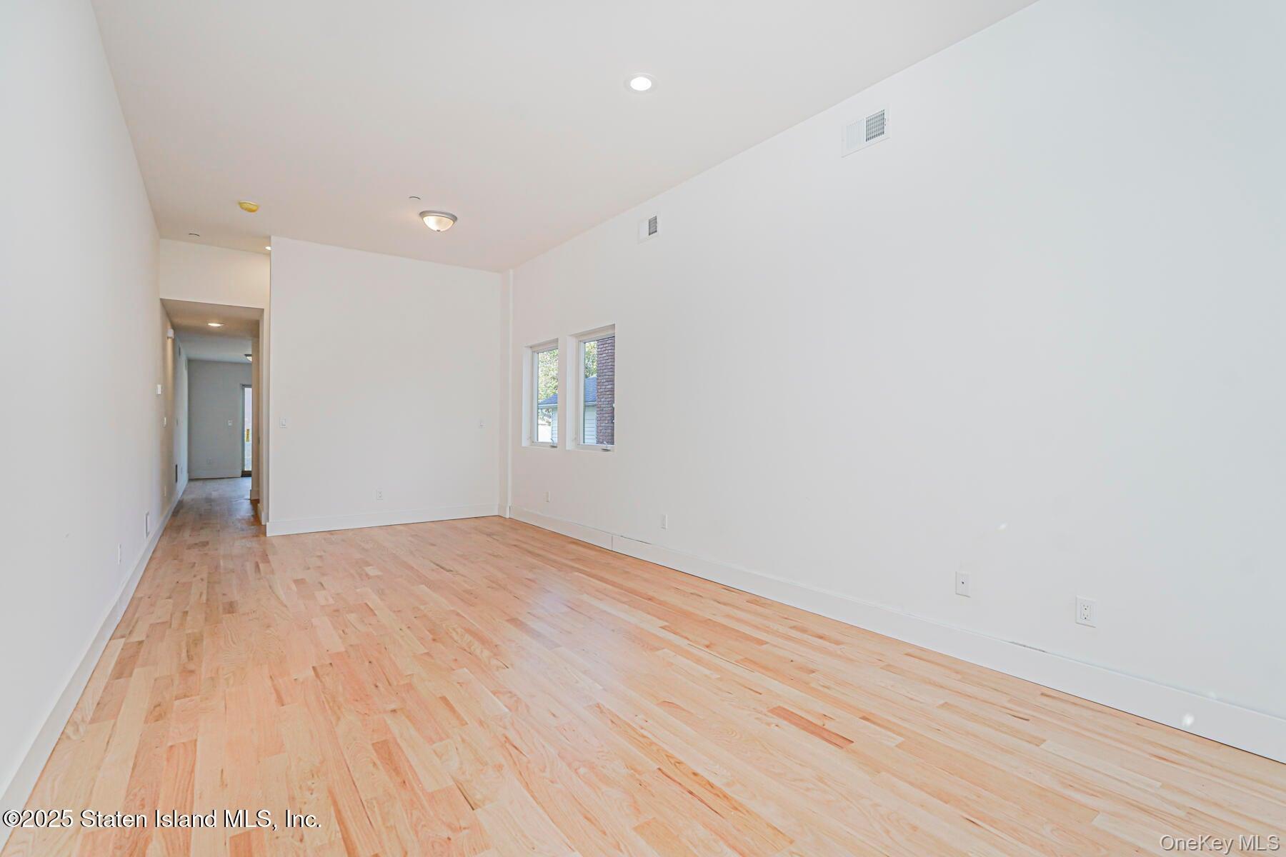 Single Family Alter Staten Island, NY 10305, MLS-804159-8