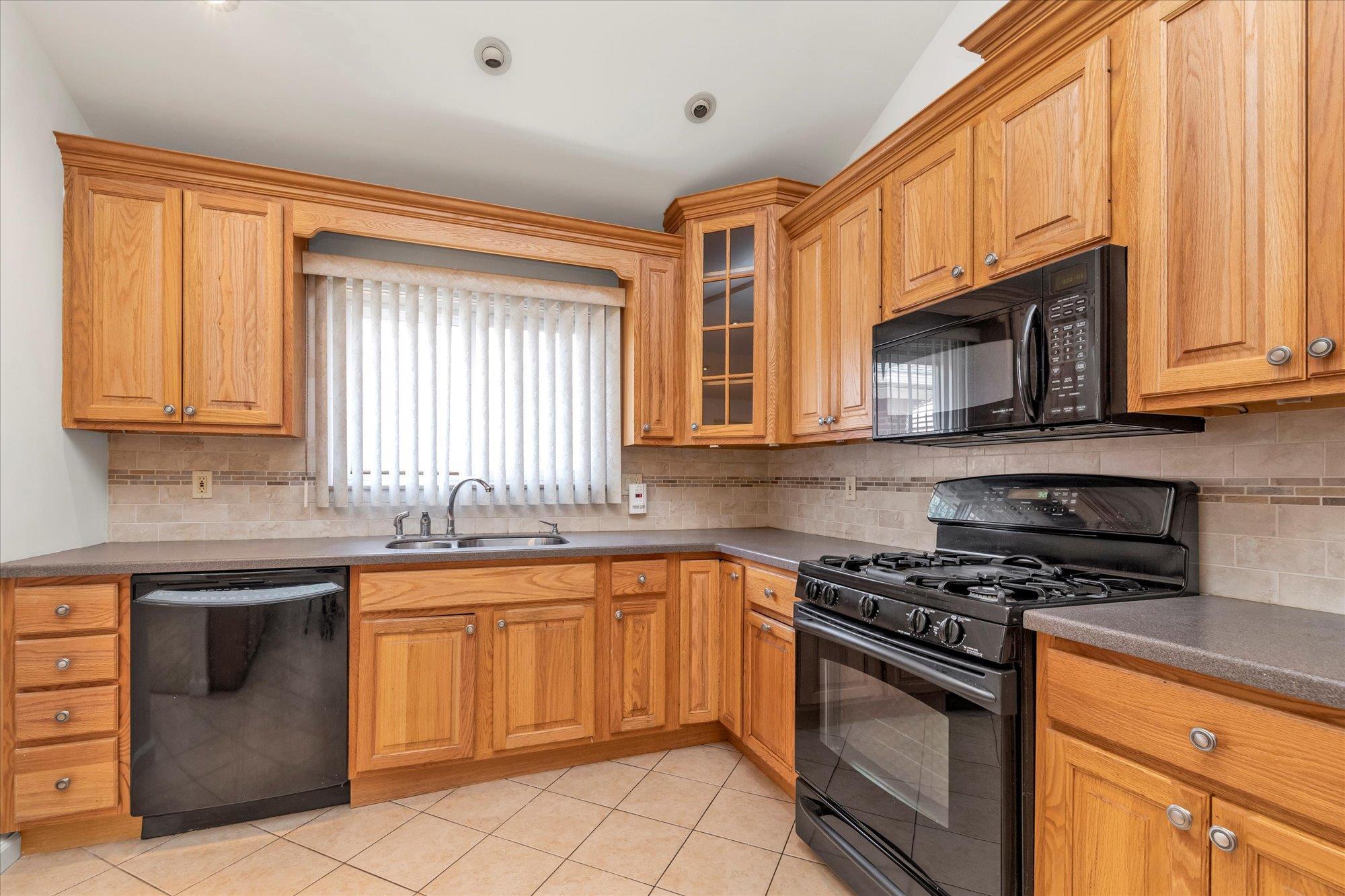 Single Family 39th  Queens, NY 11361, MLS-804167-10