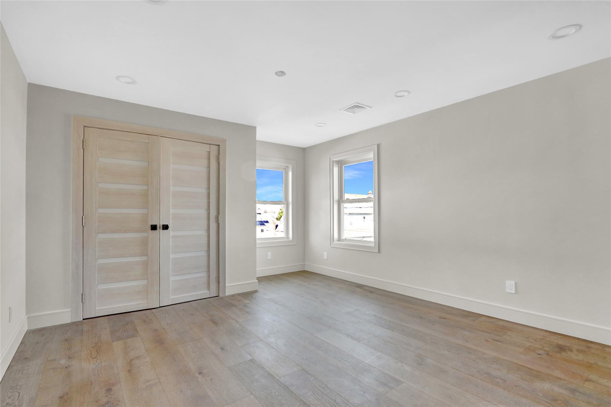 Single Family 9th  Suffolk County, NY 11757, MLS-804229-29