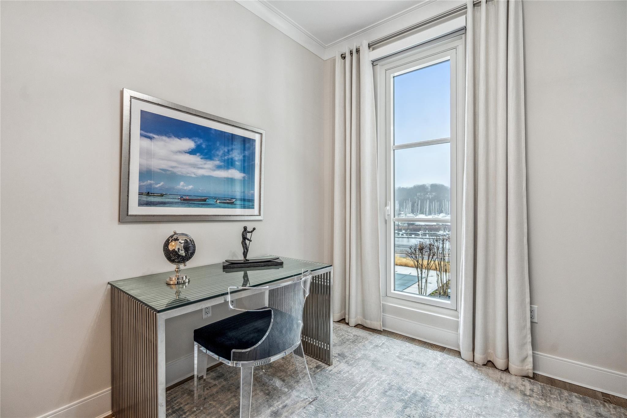 Condo Garvies Point  Nassau County, NY 11542, MLS-804230-10