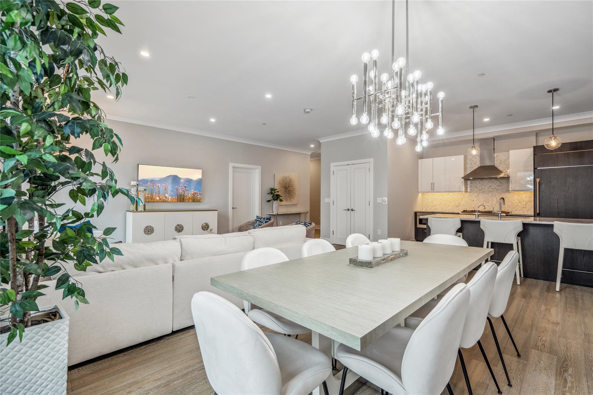 Condo Garvies Point  Nassau County, NY 11542, MLS-804230-15