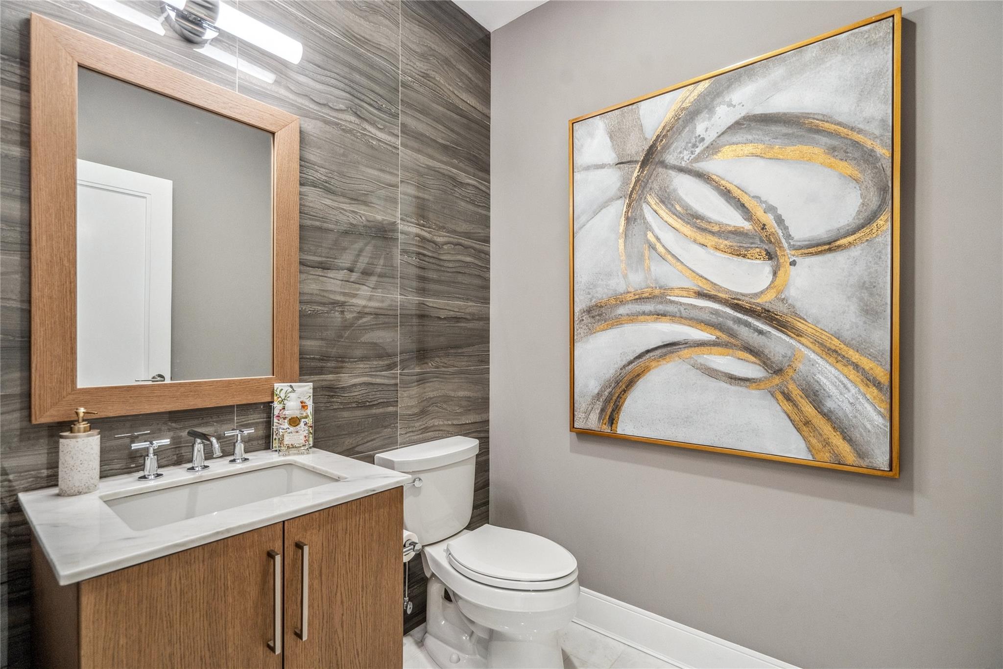 Condo Garvies Point  Nassau County, NY 11542, MLS-804230-16