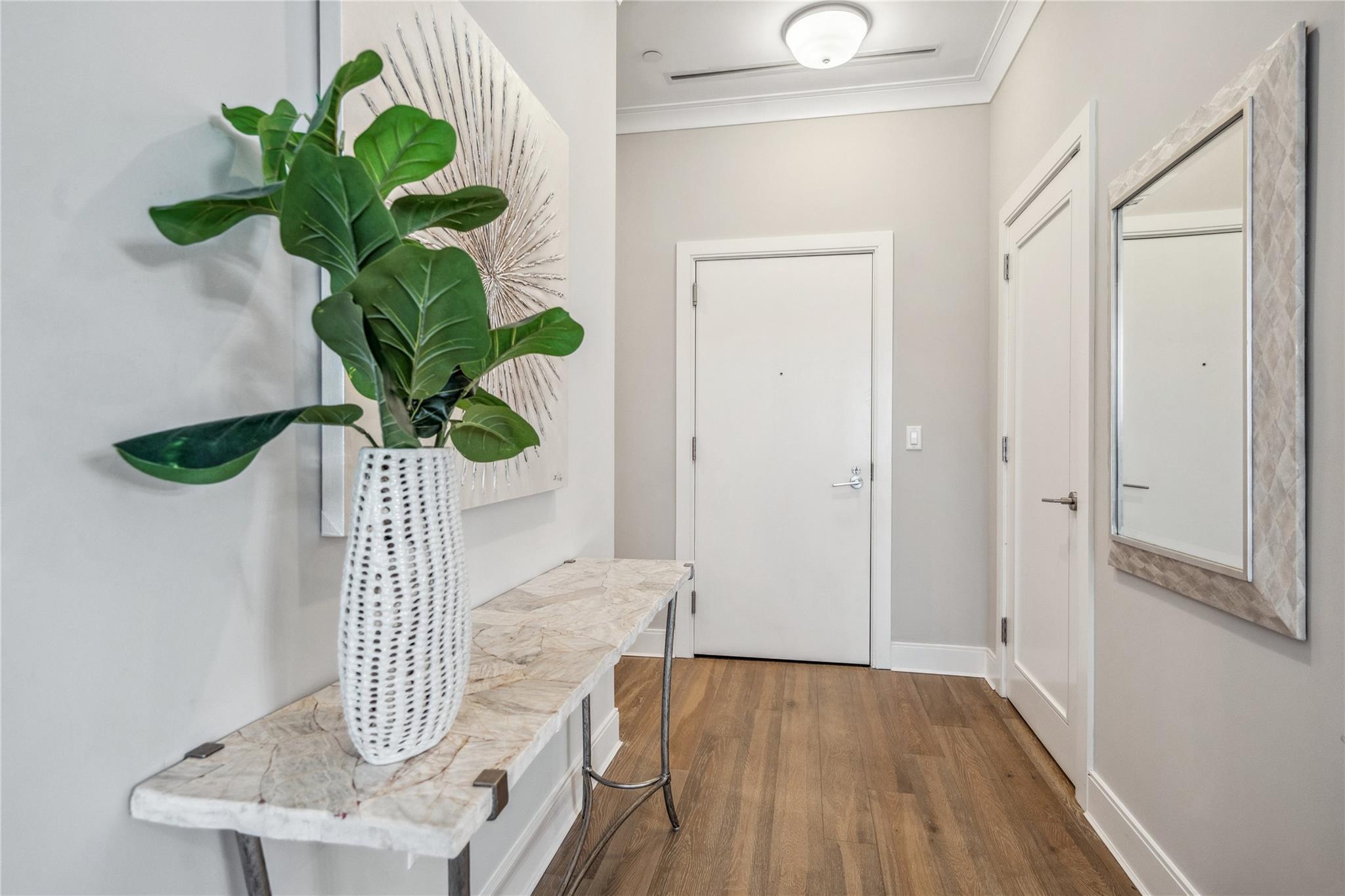 Condo Garvies Point  Nassau County, NY 11542, MLS-804230-2