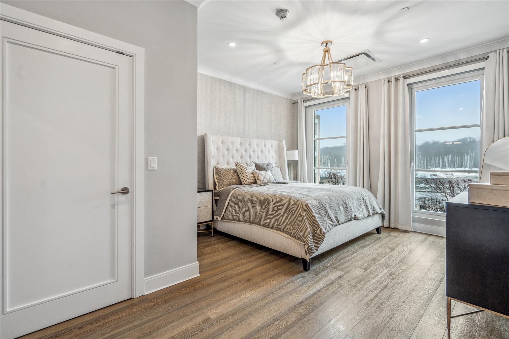 Condo Garvies Point  Nassau County, NY 11542, MLS-804230-25