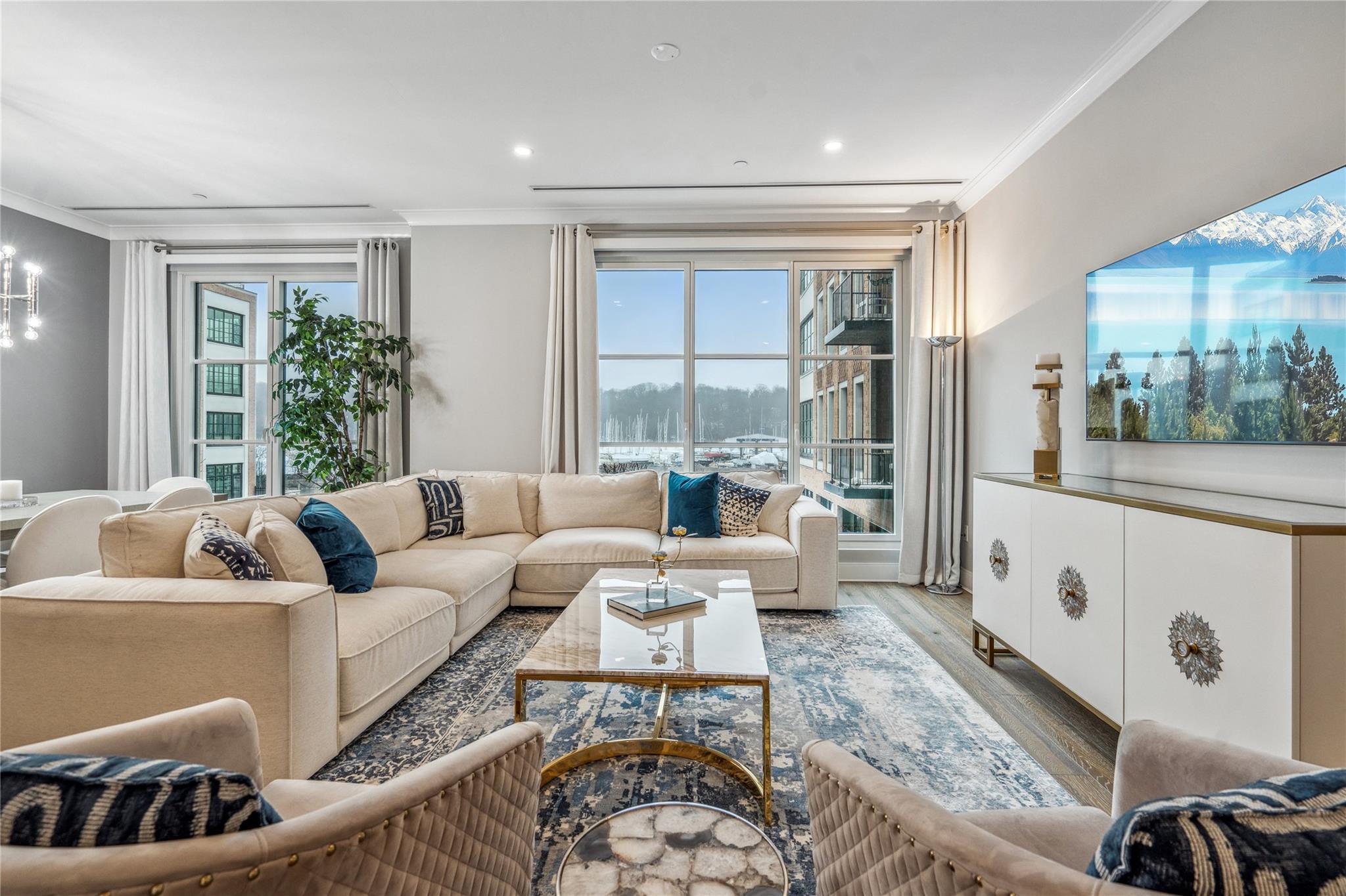 Condo Garvies Point  Nassau County, NY 11542, MLS-804230-5