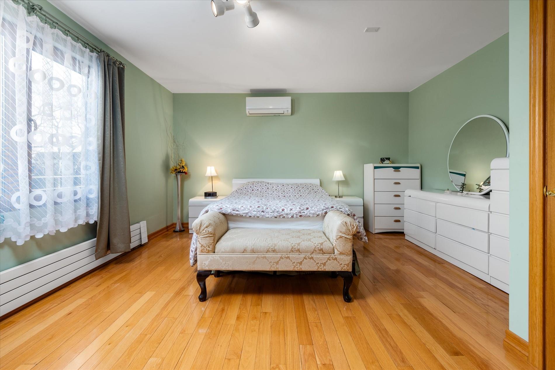 Single Family 84th  Queens, NY 11379, MLS-804653-8