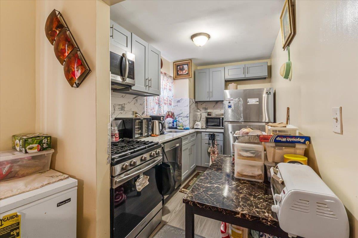 Single Family 223rd  Queens, NY 11413, MLS-805137-15