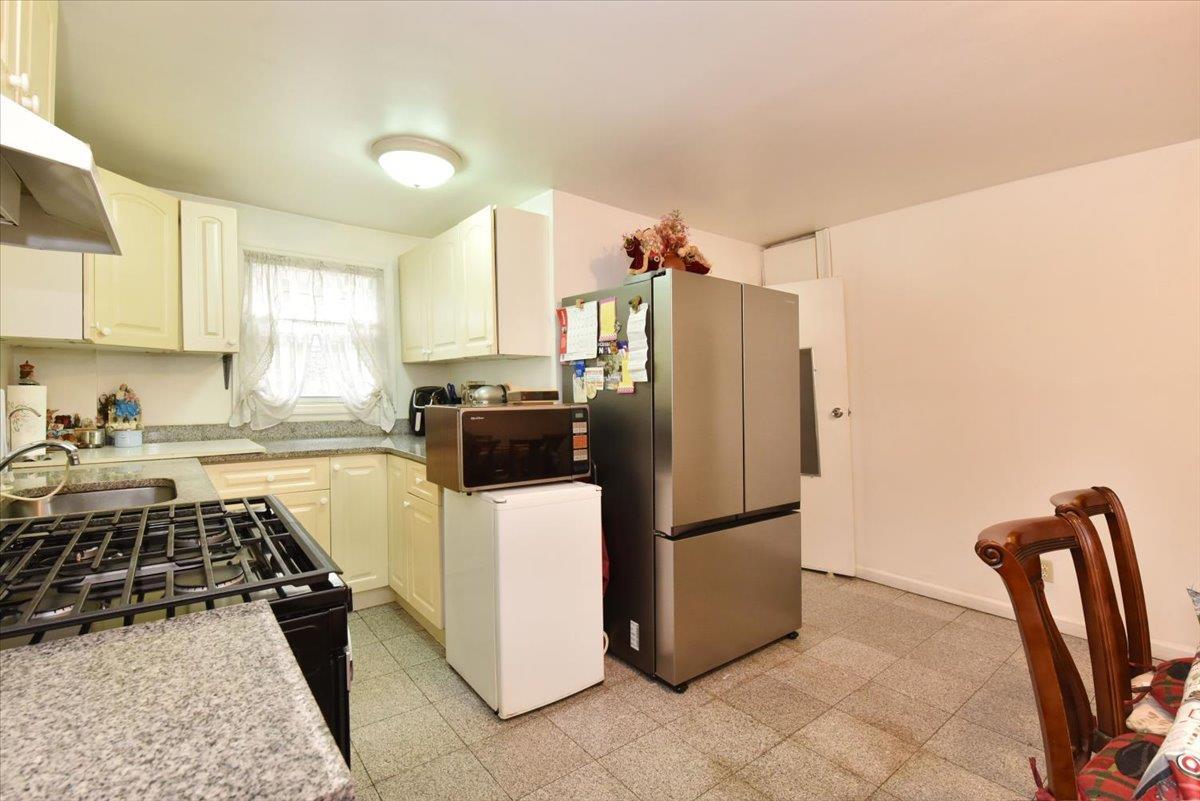 Single Family Forest  Queens, NY 11385, MLS-805244-10
