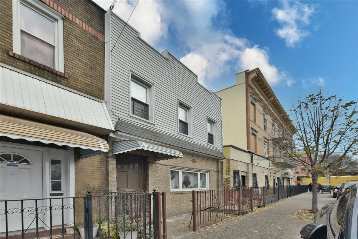 Single Family Forest  Queens, NY 11385, MLS-805244-2