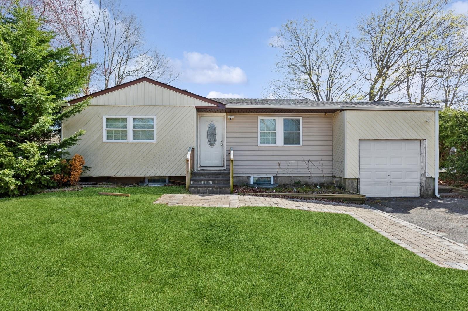 Single Family Louise  Suffolk County, NY 11772, MLS-805462-4