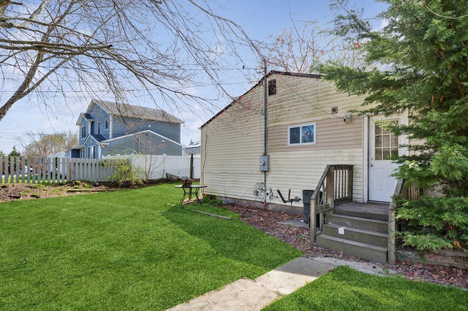 Single Family Louise  Suffolk County, NY 11772, MLS-805462-7