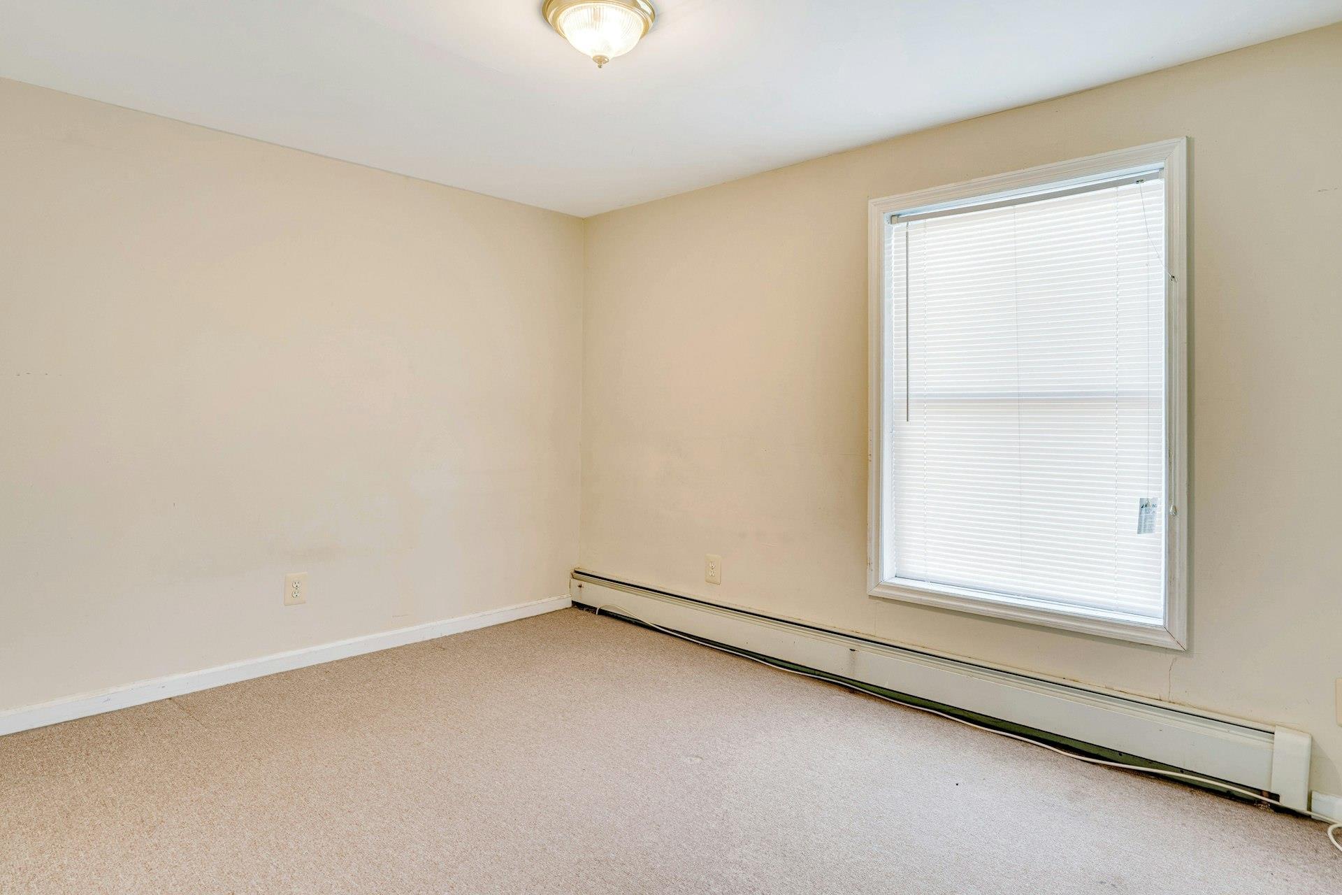 Single Family East  Suffolk County, NY 11757, MLS-805626-16