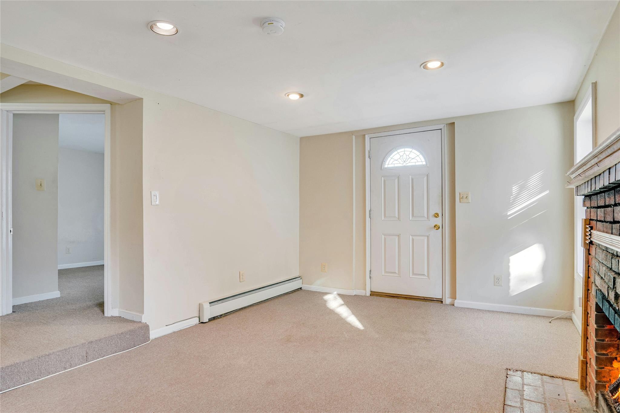 Single Family East  Suffolk County, NY 11757, MLS-805626-9