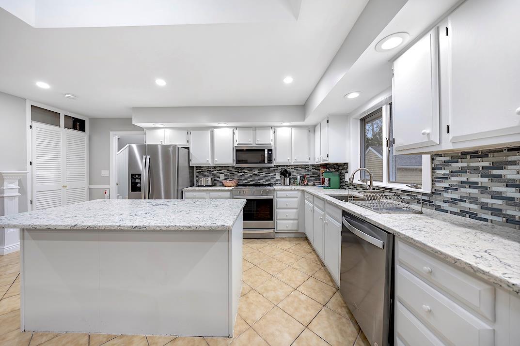Single Family Squires  Suffolk County, NY 11942, MLS-805685-11