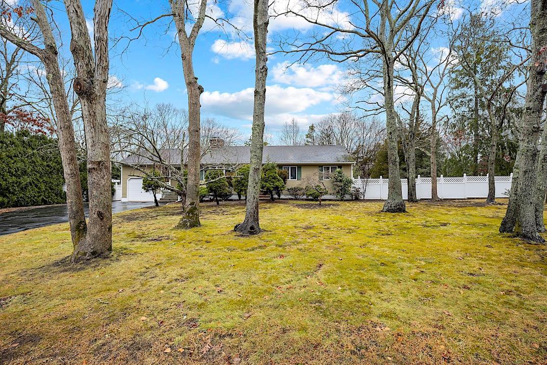 Single Family Squires  Suffolk County, NY 11942, MLS-805685-44