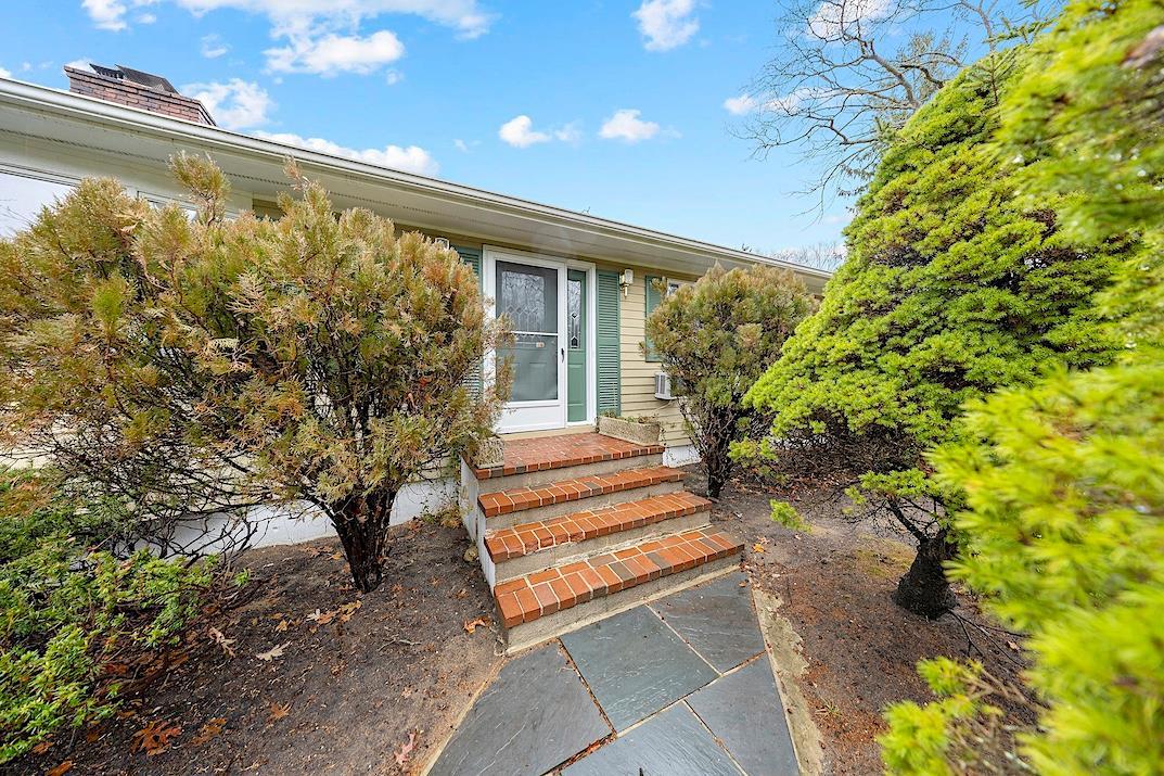 Single Family Squires  Suffolk County, NY 11942, MLS-805685-45