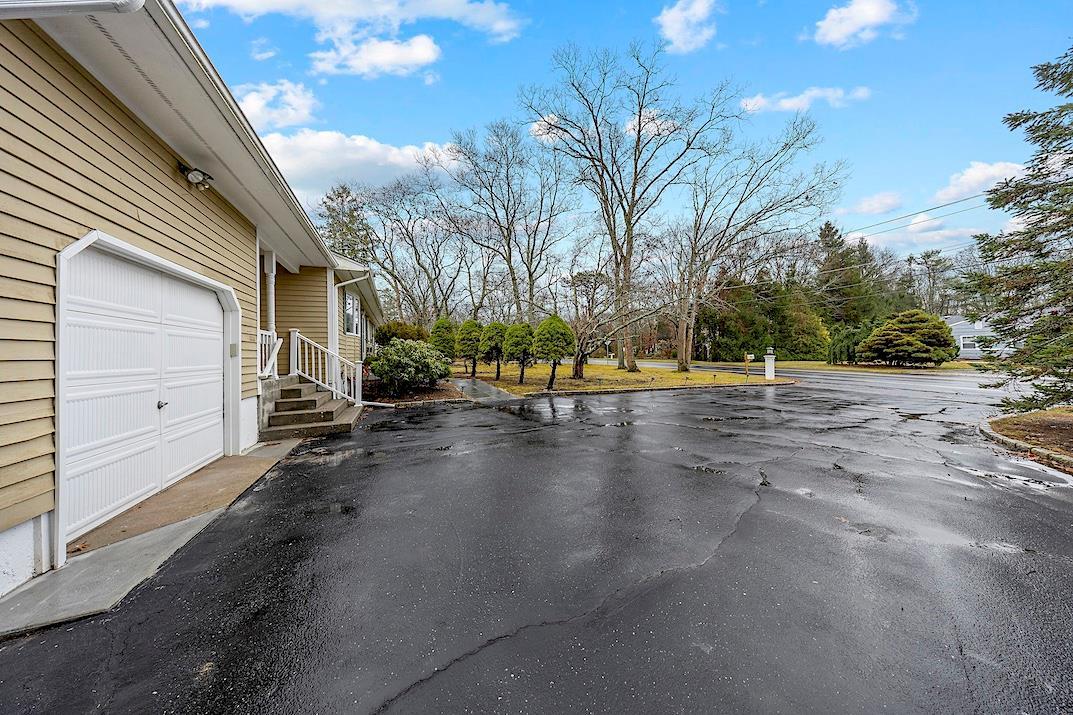 Single Family Squires  Suffolk County, NY 11942, MLS-805685-47