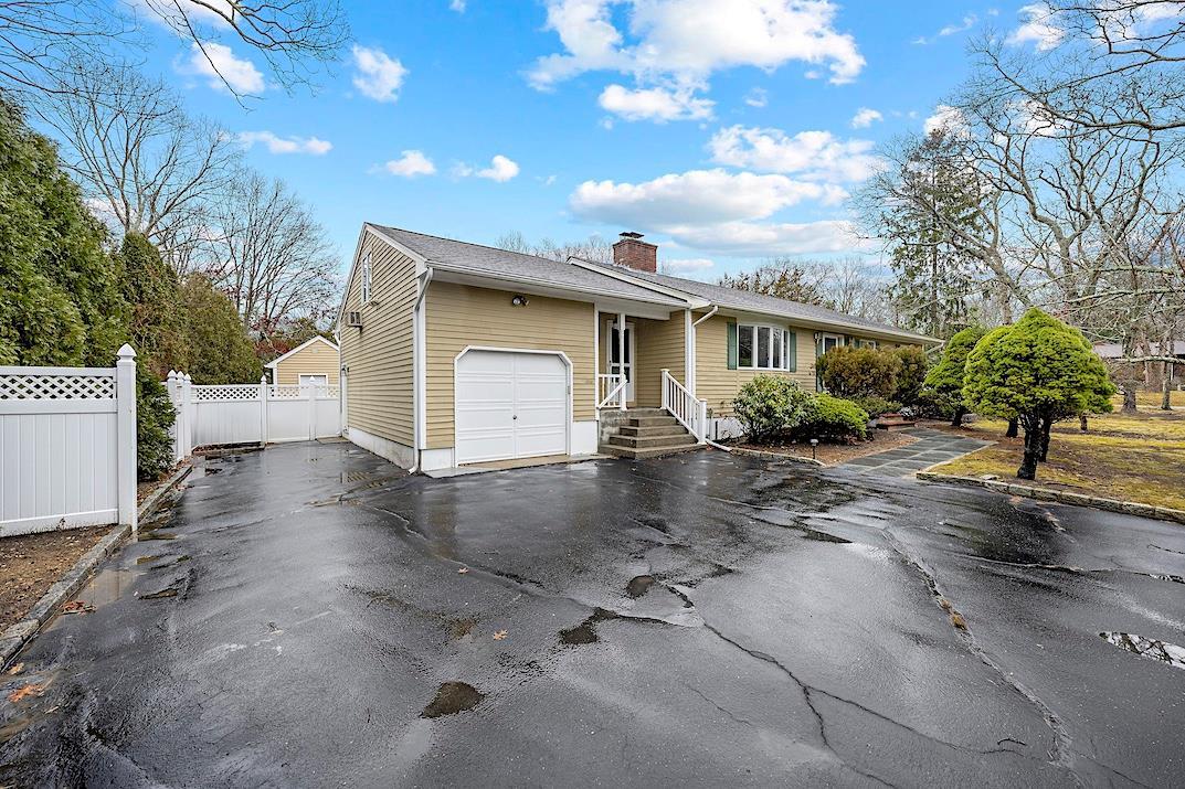 Single Family Squires  Suffolk County, NY 11942, MLS-805685-49