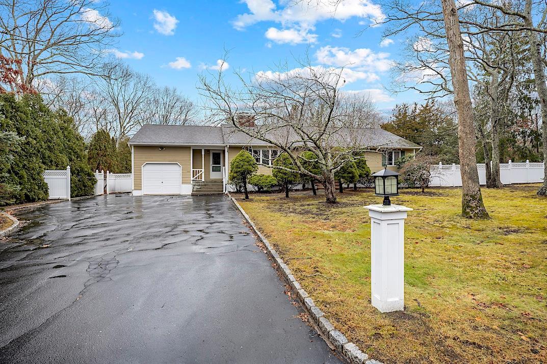 Single Family Squires  Suffolk County, NY 11942, MLS-805685-50