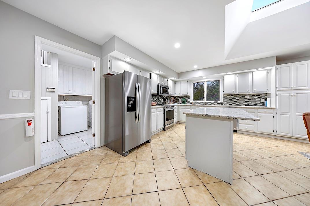 Single Family Squires  Suffolk County, NY 11942, MLS-805685-8