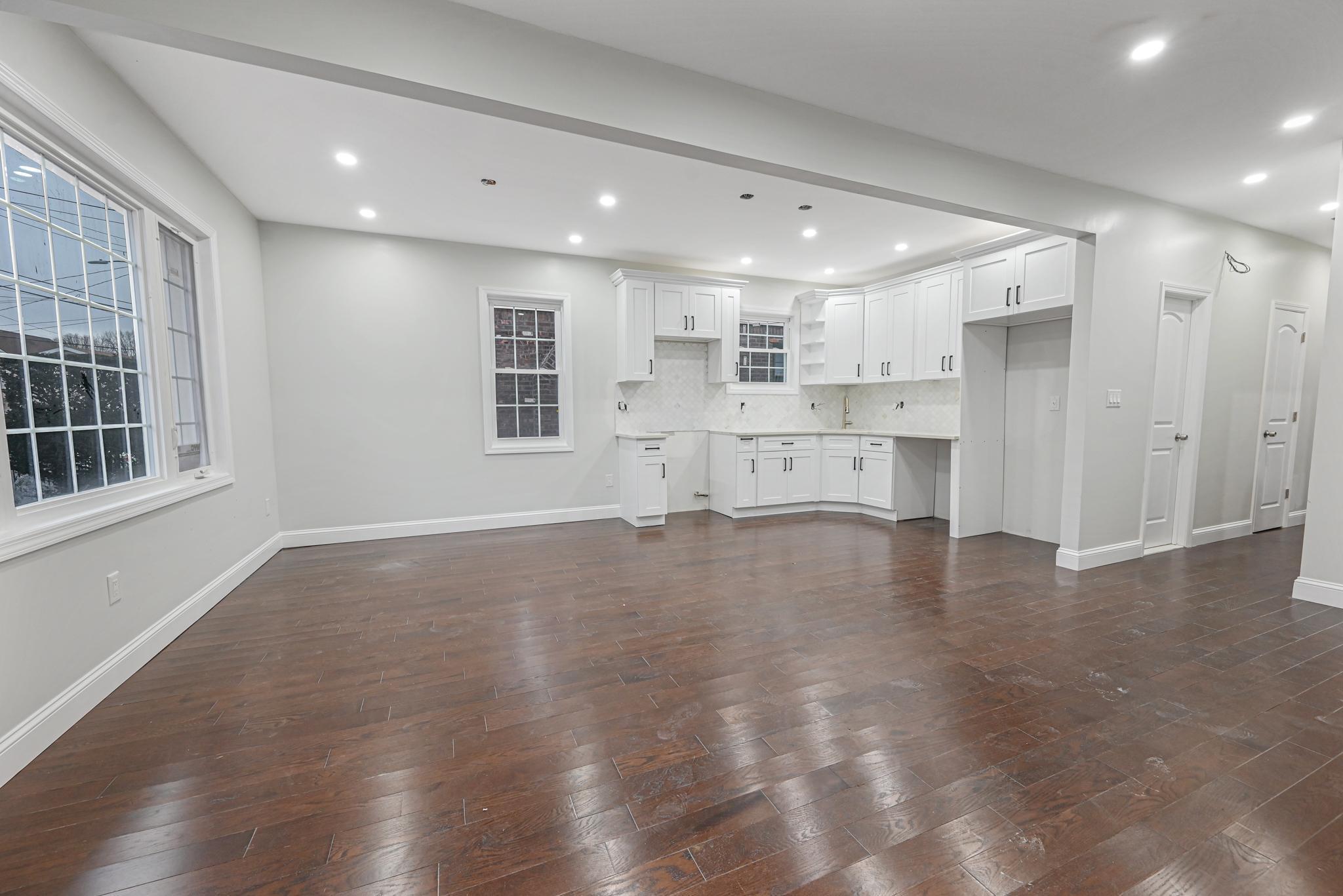 Single Family Brocher  Queens, NY 11434, MLS-805710-4