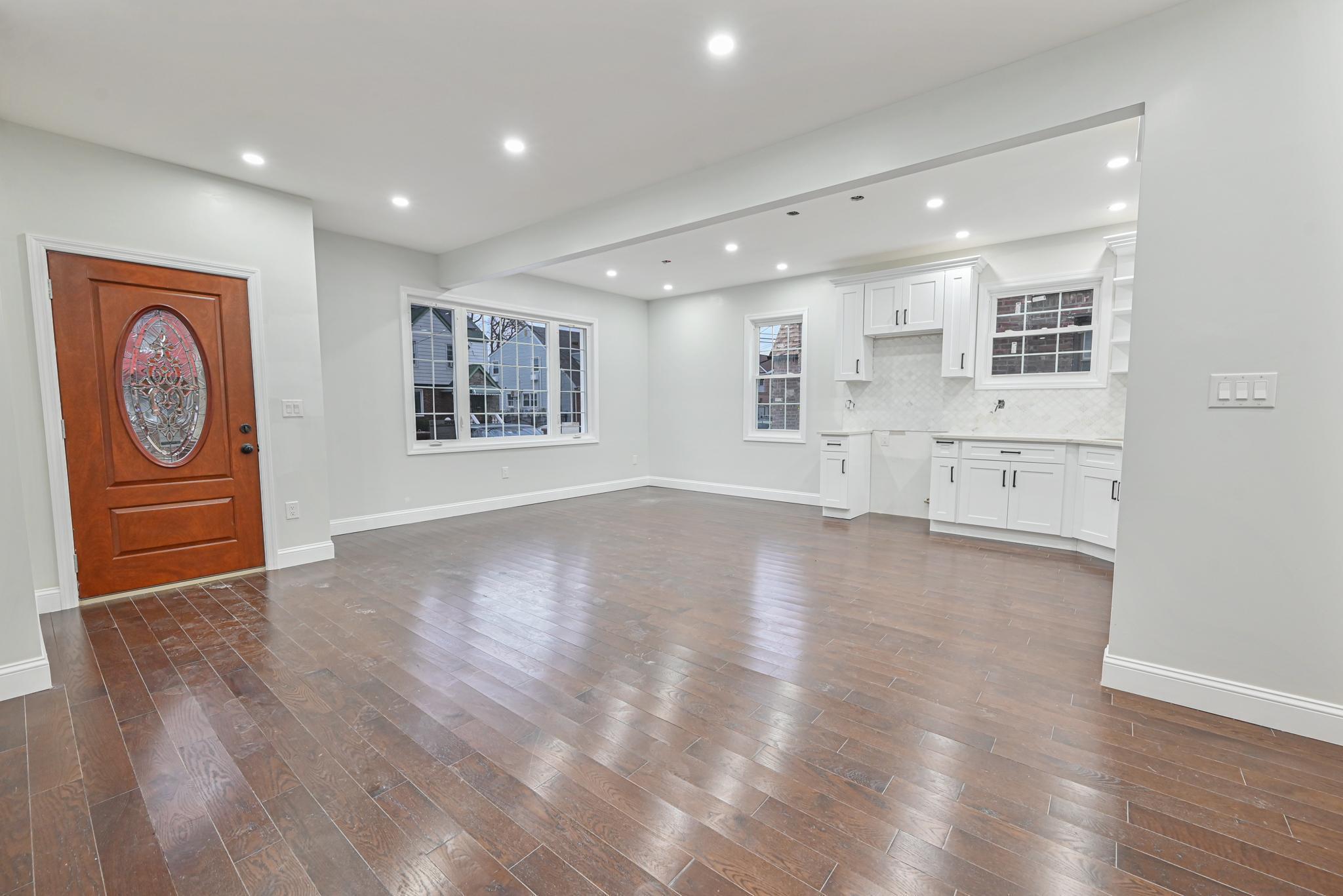 Single Family Brocher  Queens, NY 11434, MLS-805710-5
