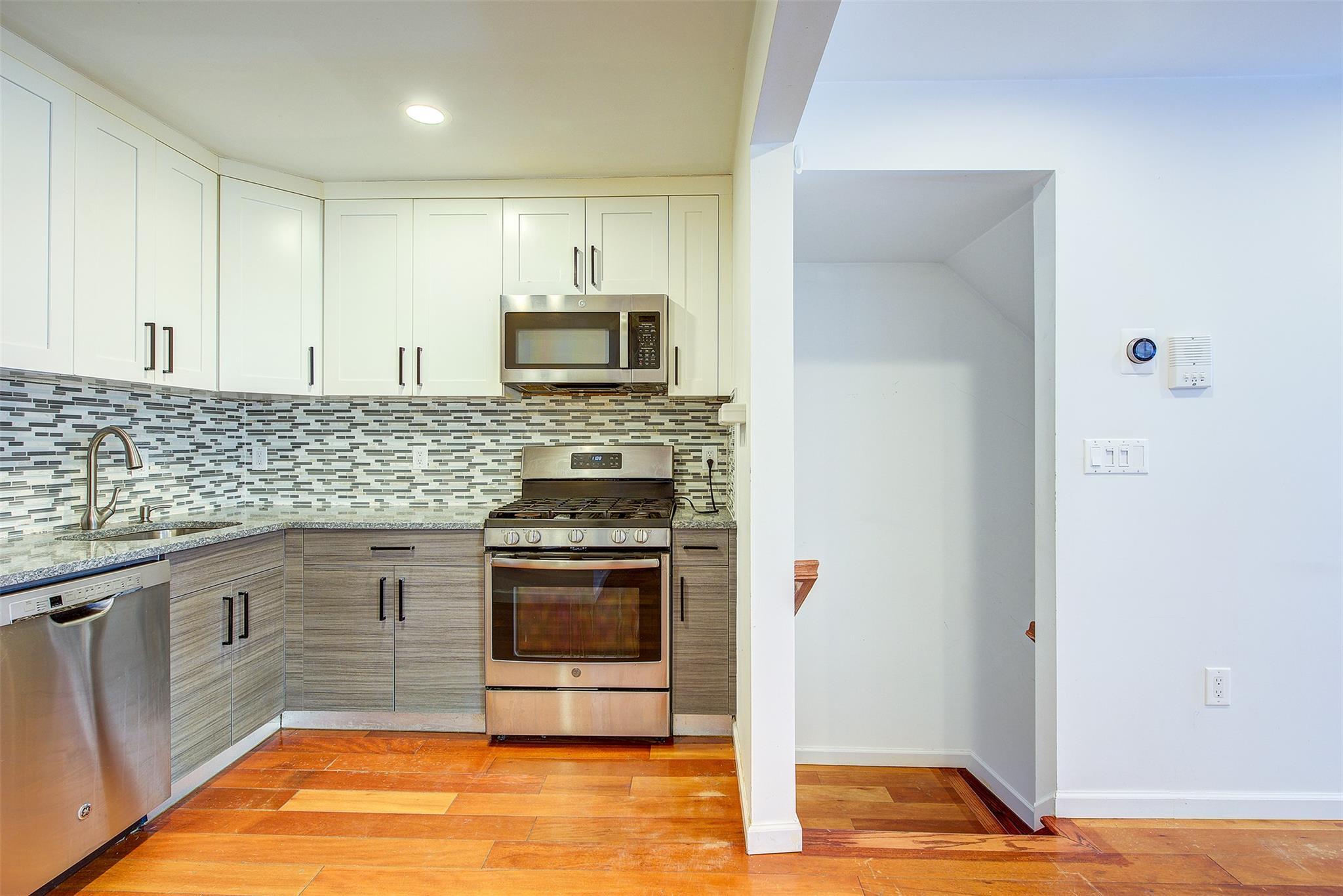 Apartment De Reimer  Bronx, NY 10466, MLS-805824-10