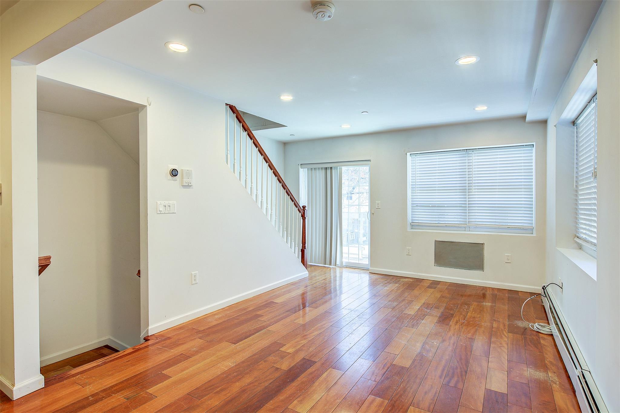 Apartment De Reimer  Bronx, NY 10466, MLS-805824-12