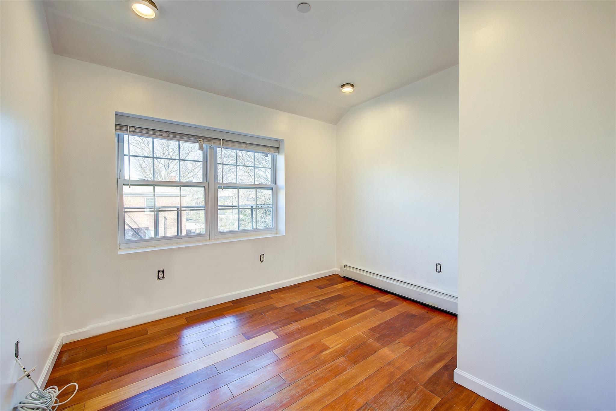 Apartment De Reimer  Bronx, NY 10466, MLS-805824-21