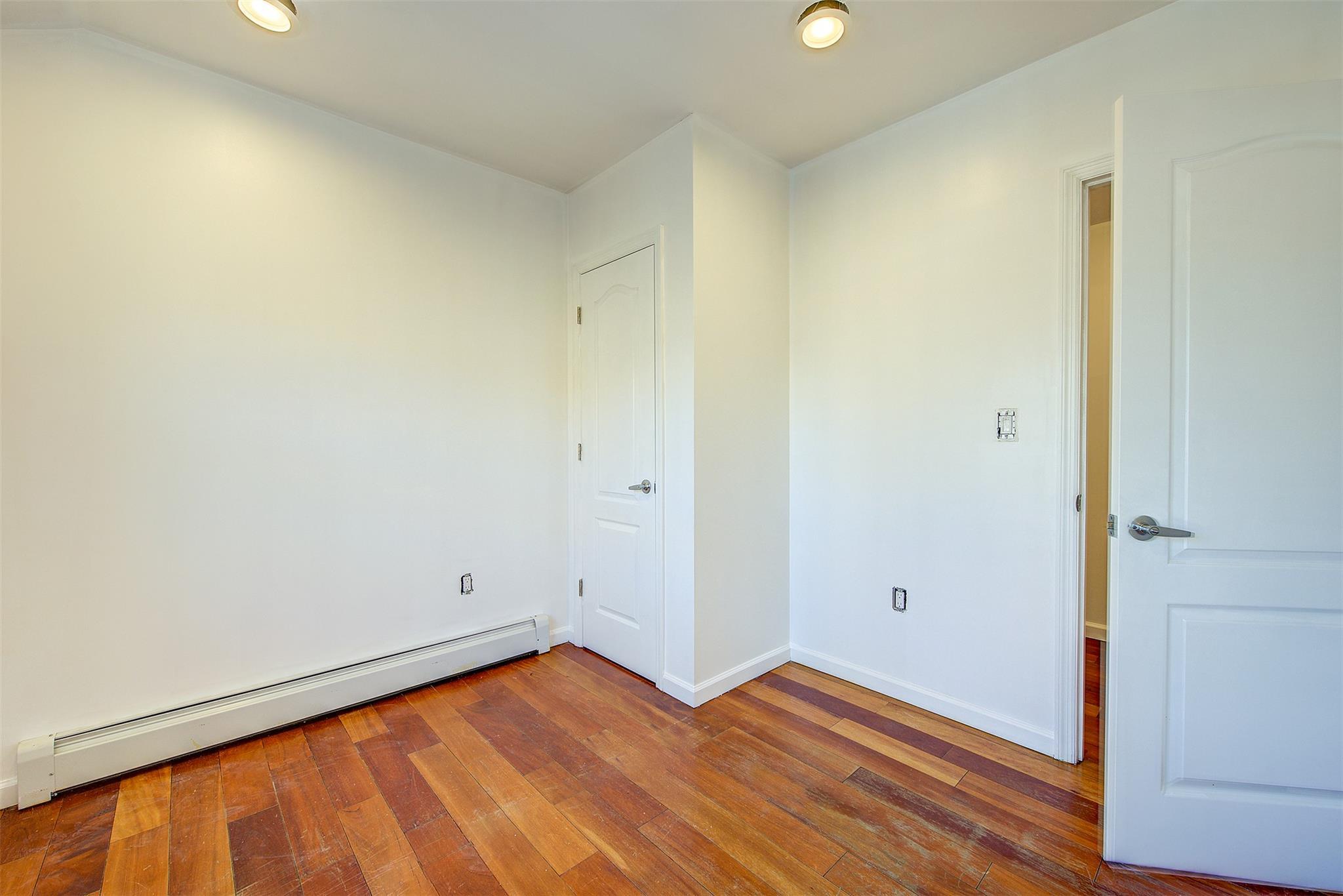 Apartment De Reimer  Bronx, NY 10466, MLS-805824-25