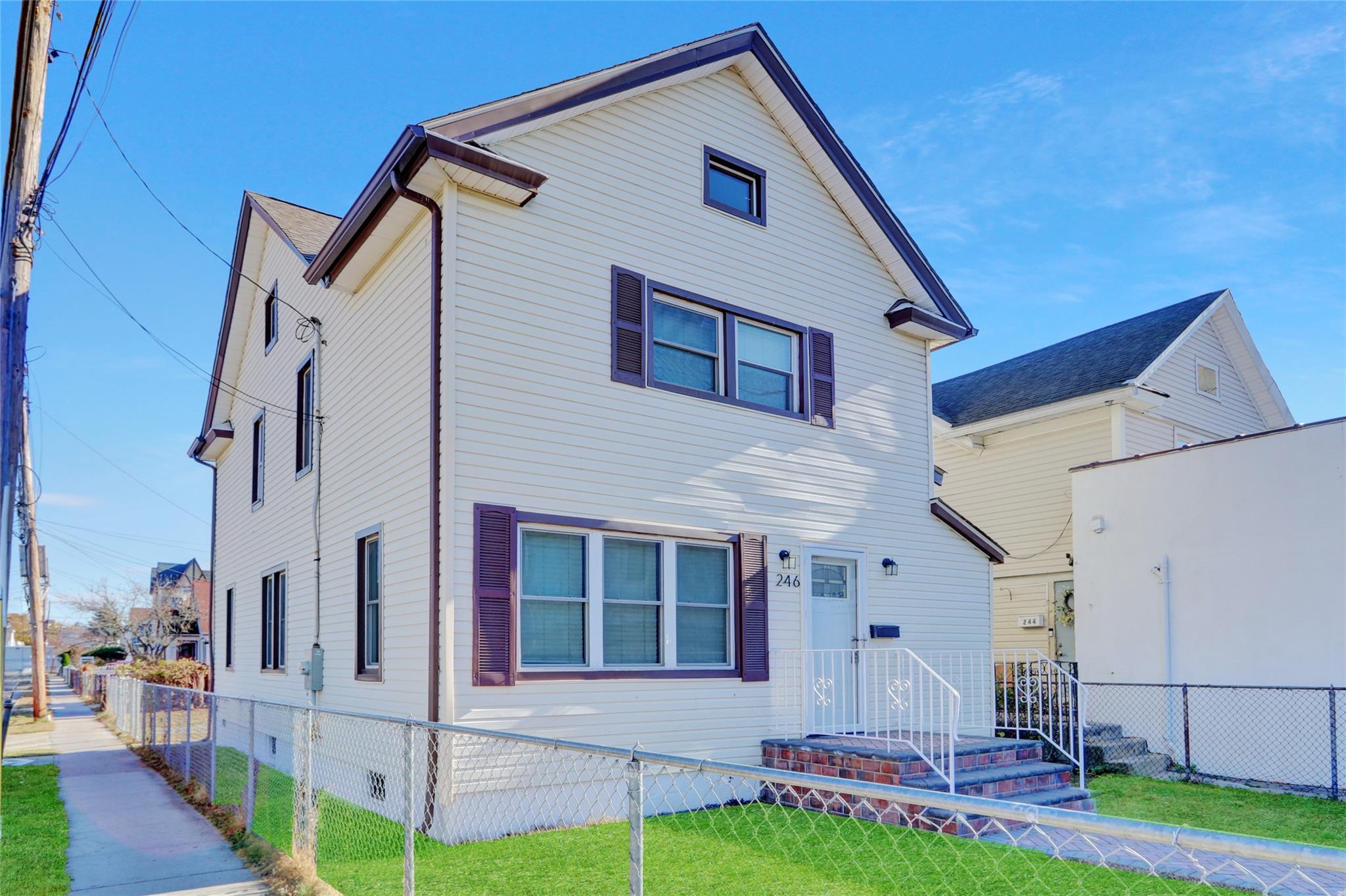 Single Family Main  Nassau County, NY 11550, MLS-805904-2