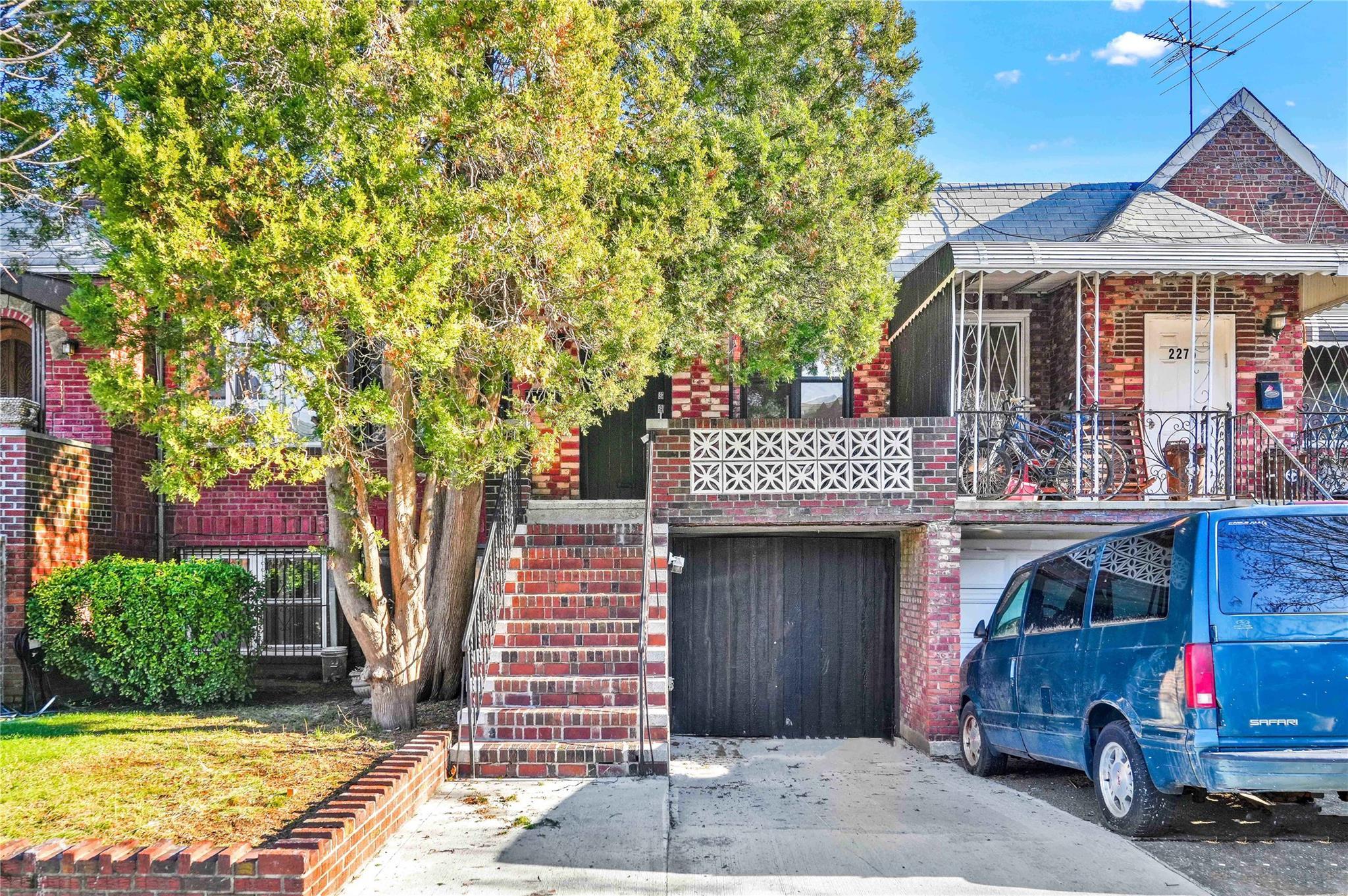 Single Family 27th  Brooklyn, NY 11229, MLS-806029-2