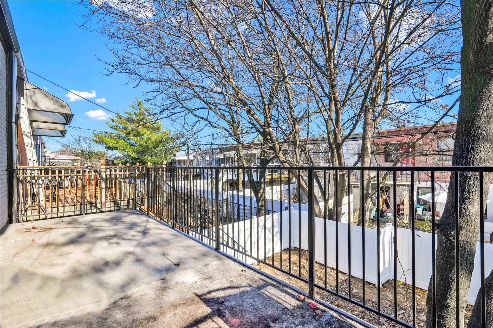 Single Family 27th  Brooklyn, NY 11229, MLS-806029-32