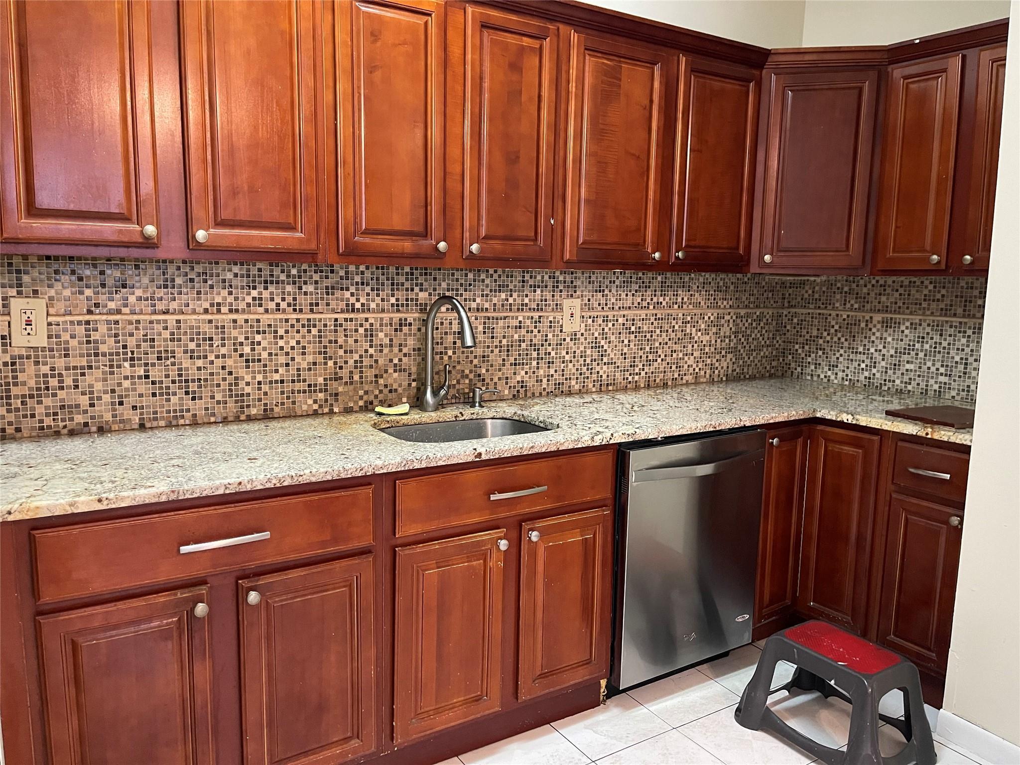Apartment Amboy St  Brooklyn, NY 11212, MLS-806116-11
