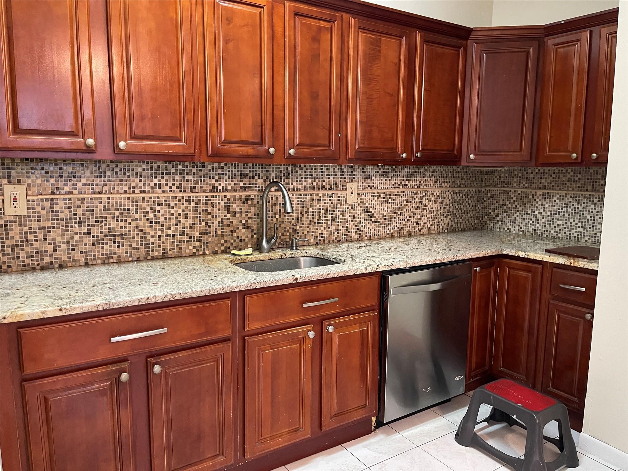 Apartment Amboy St  Brooklyn, NY 11212, MLS-806116-12