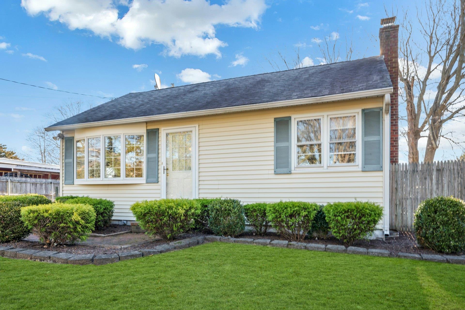 Single Family Ruth  Suffolk County, NY 11952, MLS-806218-3