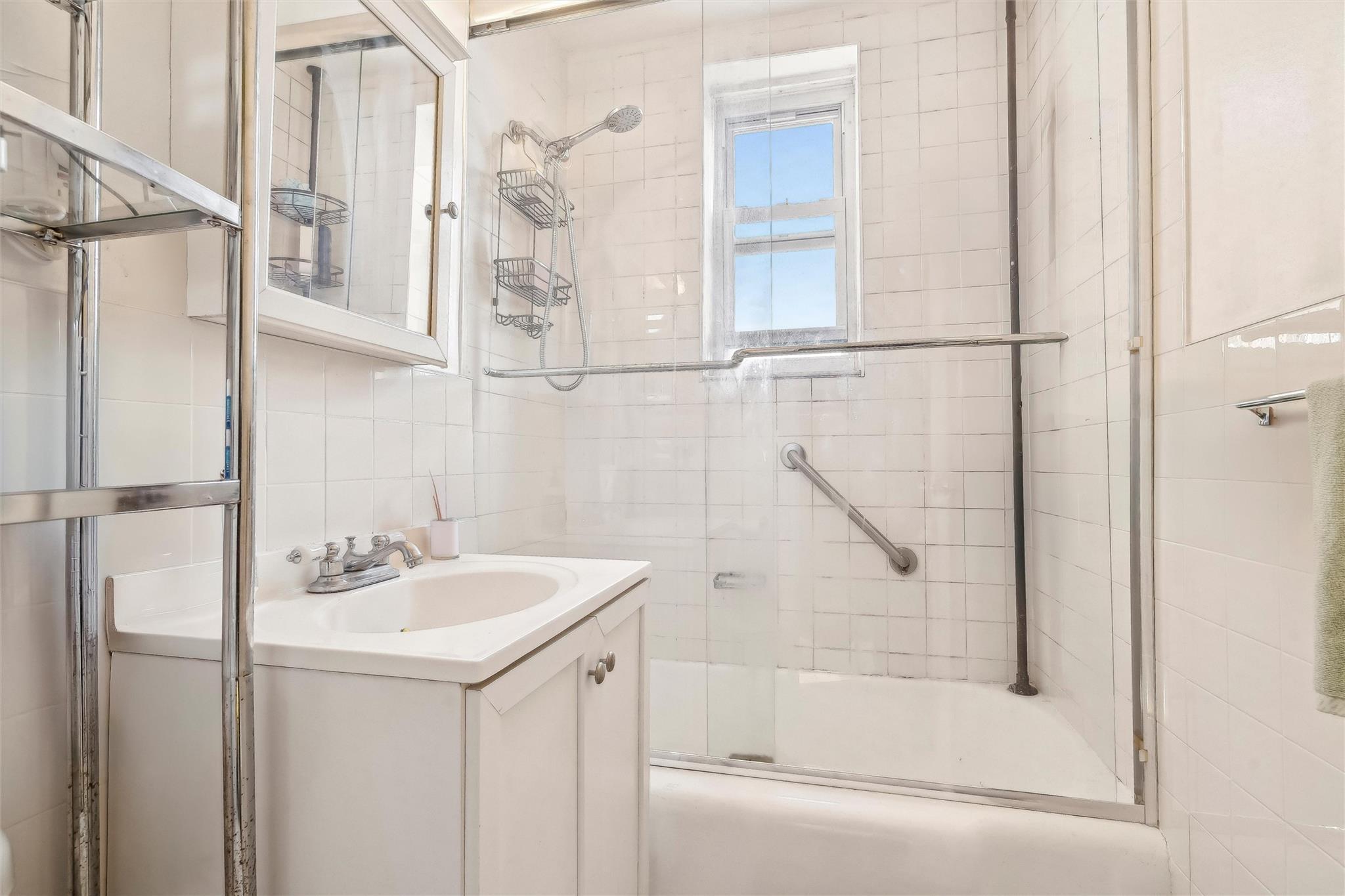 Coop Netherland  Bronx, NY 10471, MLS-806320-18