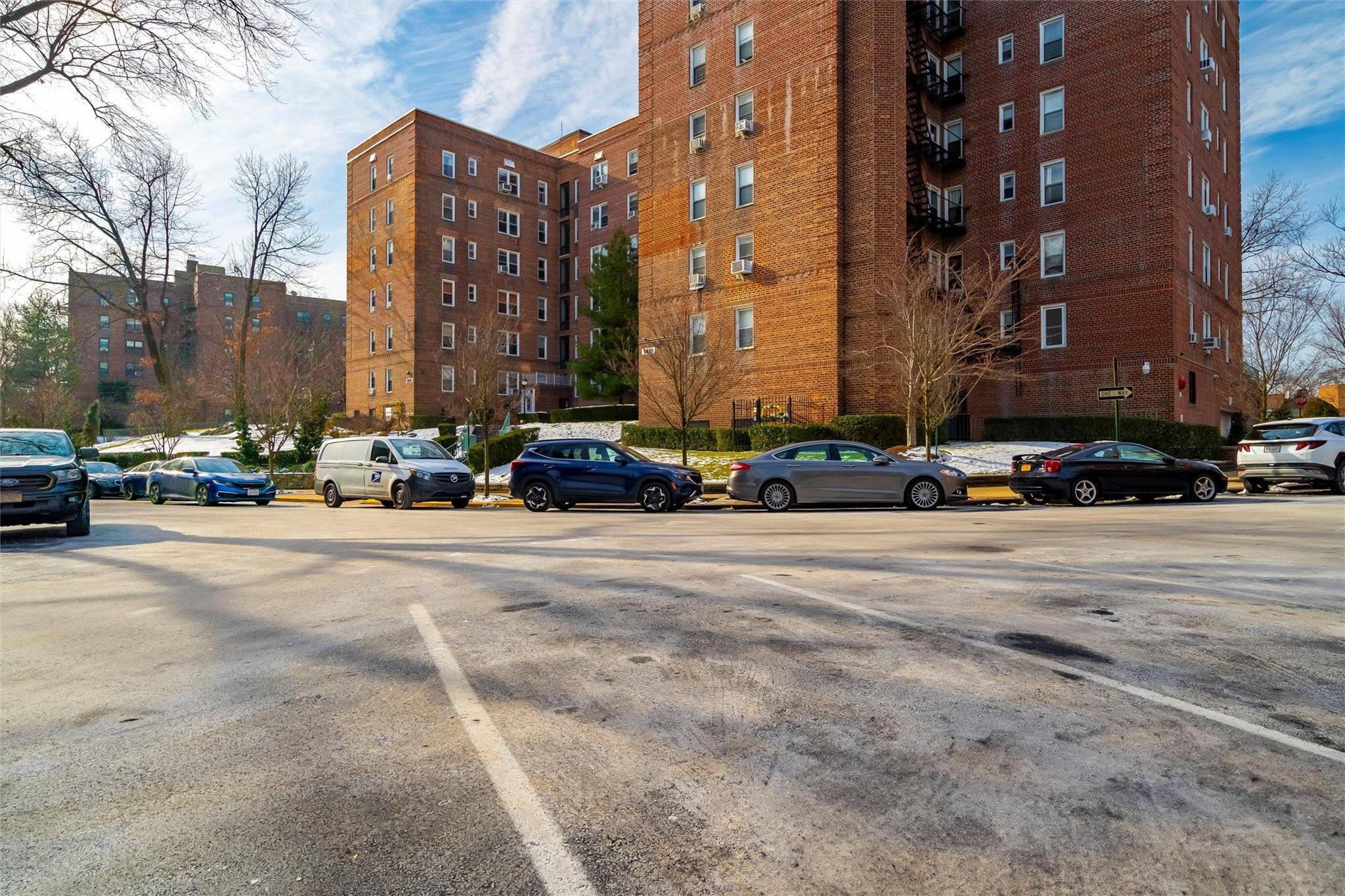 Coop Netherland  Bronx, NY 10471, MLS-806320-20