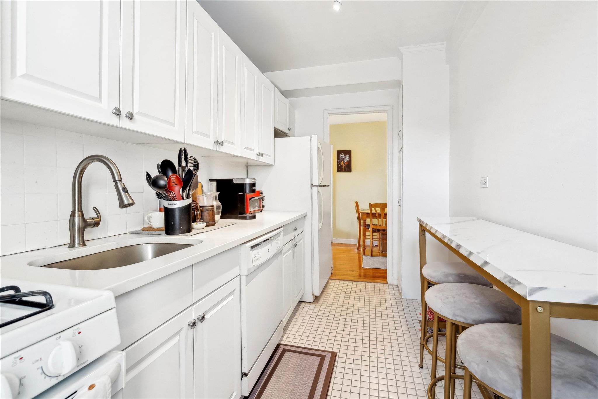 Coop Netherland  Bronx, NY 10471, MLS-806320-8