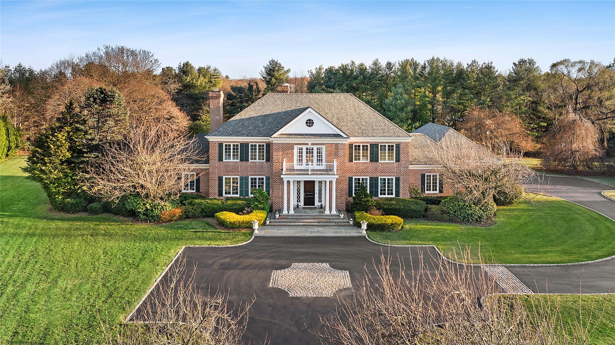 Single Family in Oyster Bay - Colonial  Nassau County, NY 11545