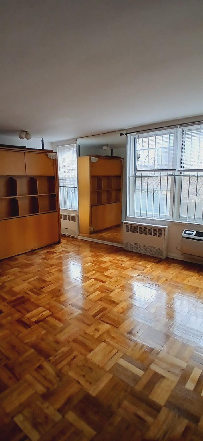 Coop 39  Queens, NY 11104, MLS-806896-7