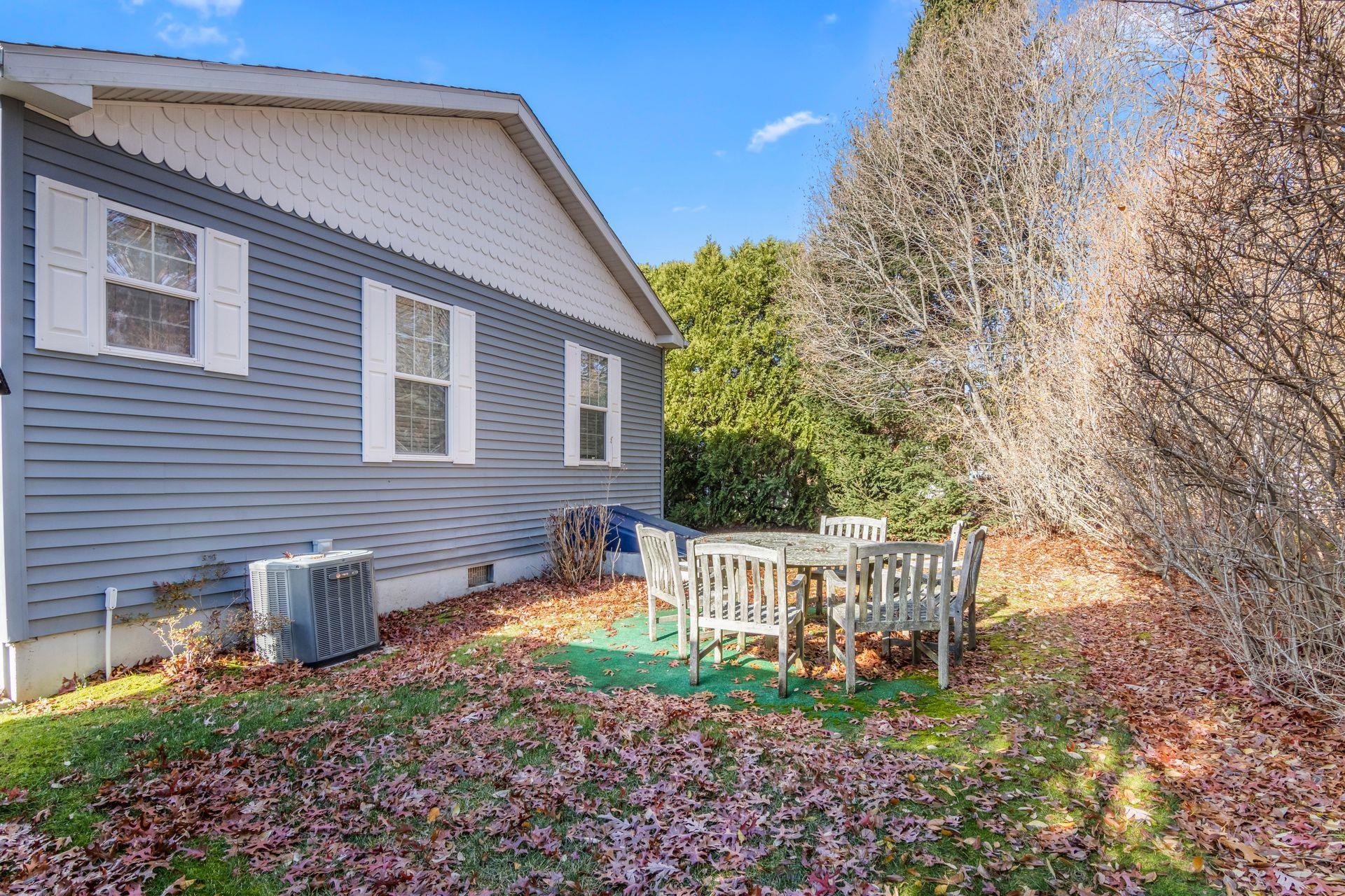 Single Family Old Country Road  Suffolk County, NY 11901, MLS-806946-10
