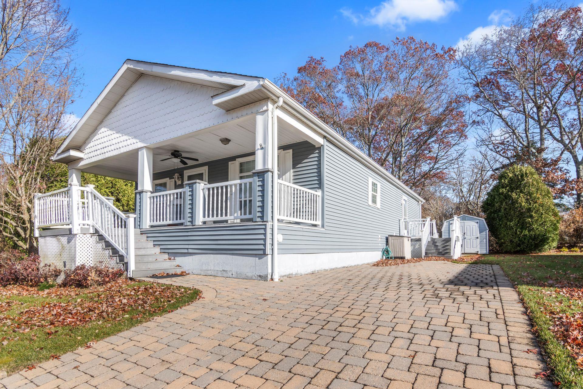 Single Family Old Country Road  Suffolk County, NY 11901, MLS-806946-14