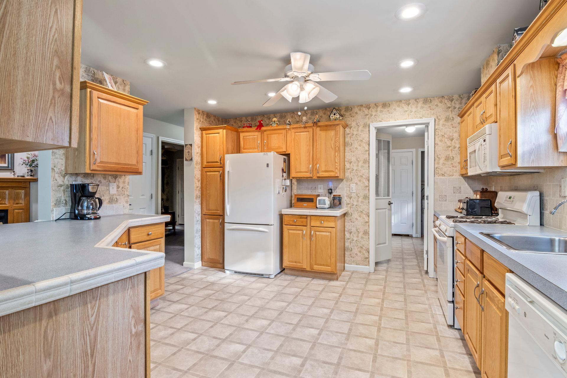 Single Family Old Country Road  Suffolk County, NY 11901, MLS-806946-7