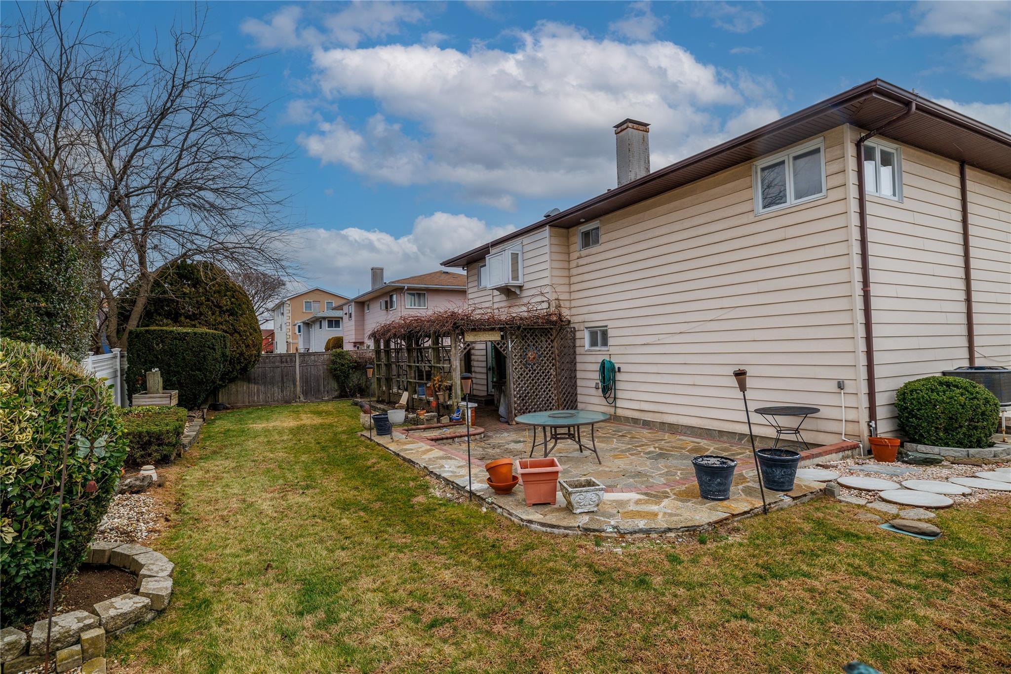 Single Family Branch  Nassau County, NY 11520, MLS-806968-17