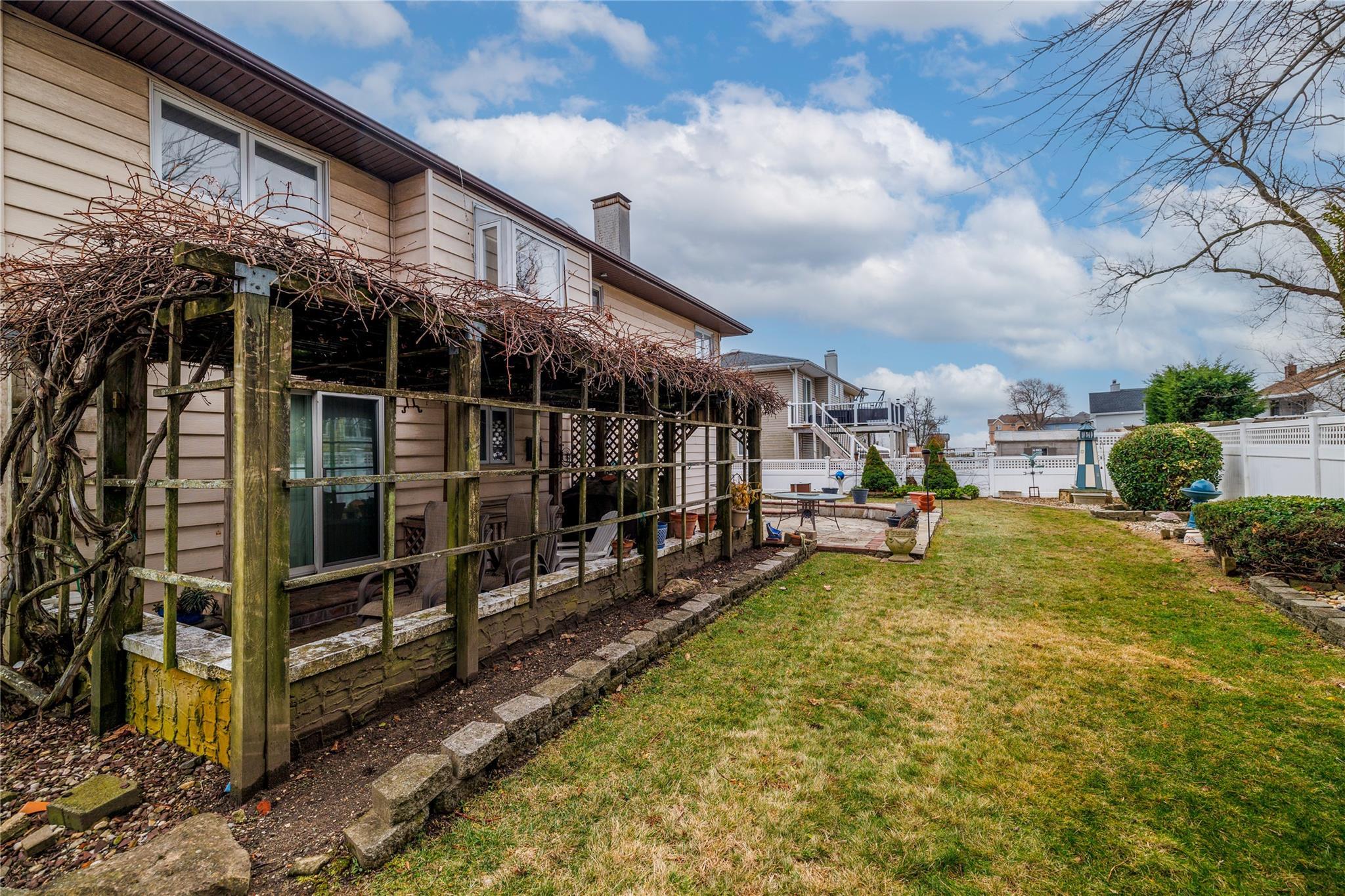 Single Family Branch  Nassau County, NY 11520, MLS-806968-18