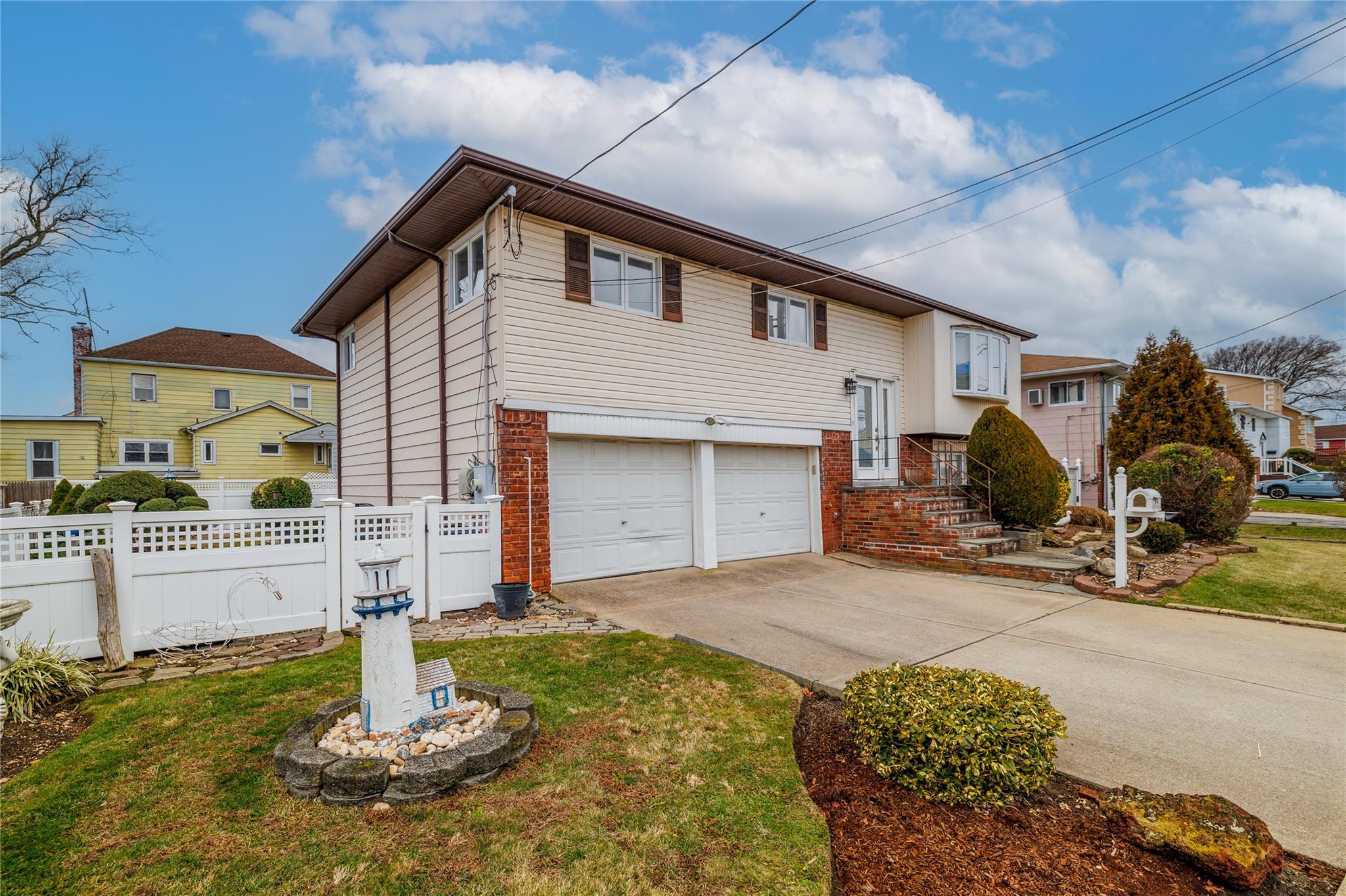 Single Family Branch  Nassau County, NY 11520, MLS-806968-21