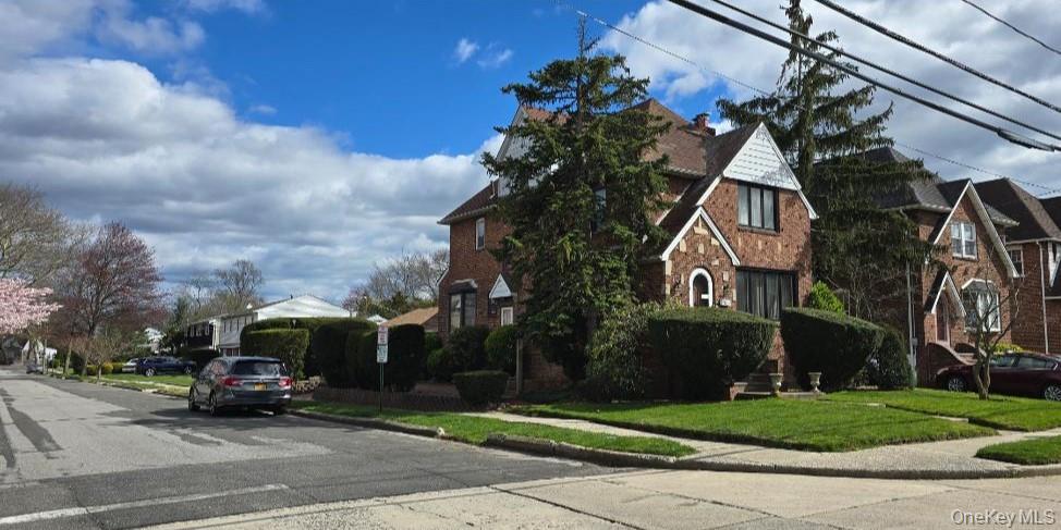Single Family Bixley Heath  Nassau County, NY 11563, MLS-807028-4